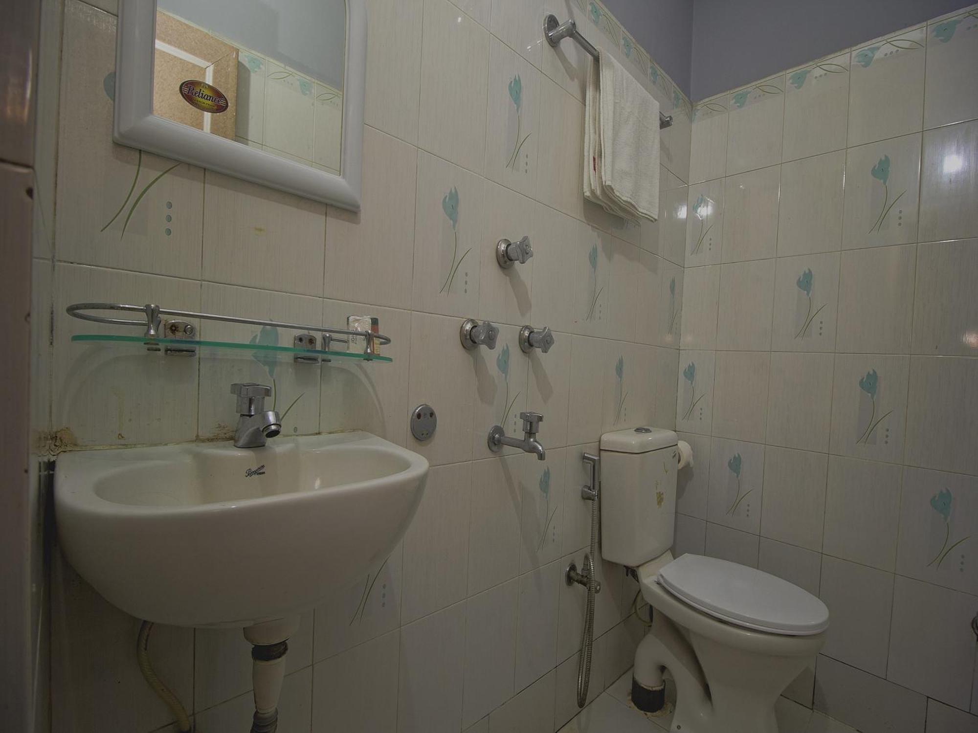 Hotel O Golden Moments Siliguri Ngoại thất bức ảnh